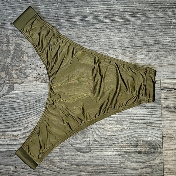 Victoria's Secret Very Sexy Brazilian Slip Gold V Hardware M *New - Picture 4 of 7